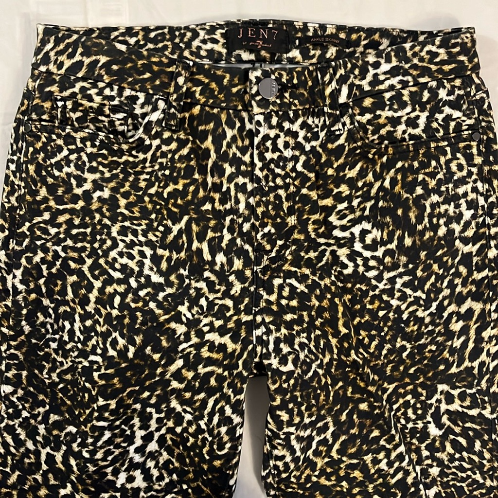 **2/$25** Jen7 Pants - Size 6